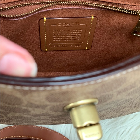 Coach Willow Saddle Bag Signature B4/ Tan Rust - Picture 14 of 16